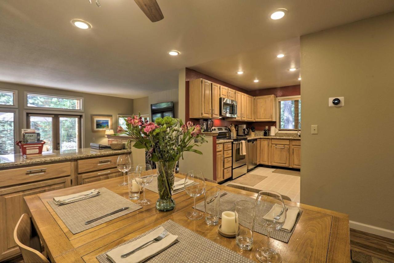 Corner-Unit Condo With Grill Walk To Lake Tahoe! 斜坡村 外观 照片