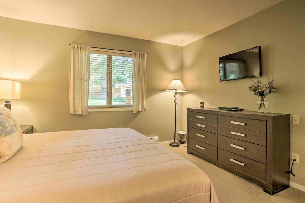 Corner-Unit Condo With Grill Walk To Lake Tahoe! 斜坡村 外观 照片